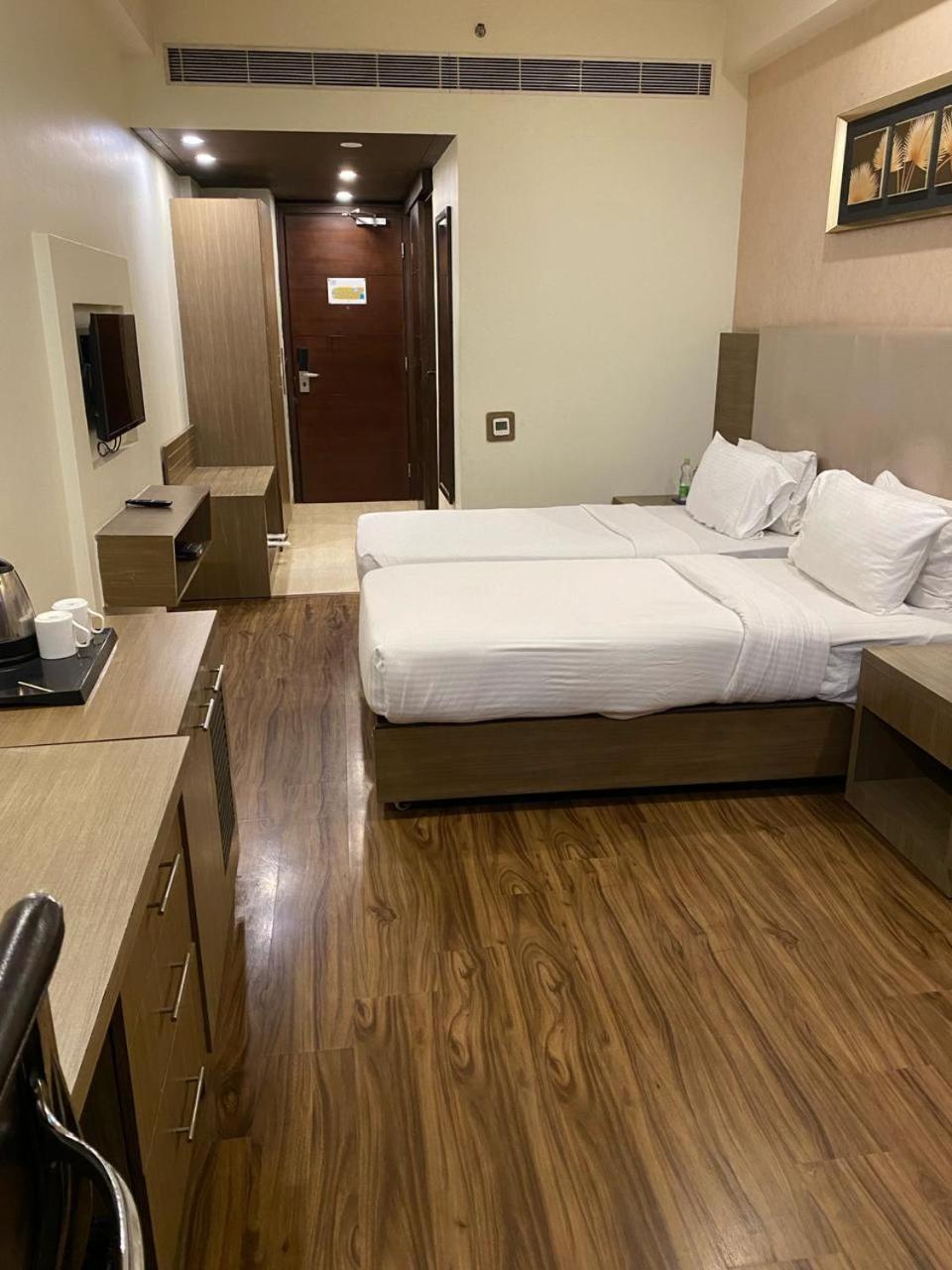 Golden Suites Gurgaon Inde Hotels מראה חיצוני תמונה