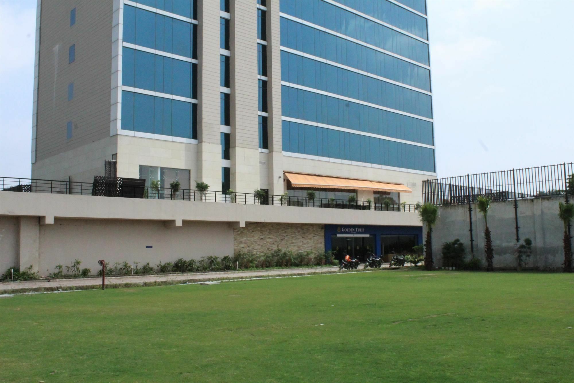 Golden Suites Gurgaon Inde Hotels מראה חיצוני תמונה