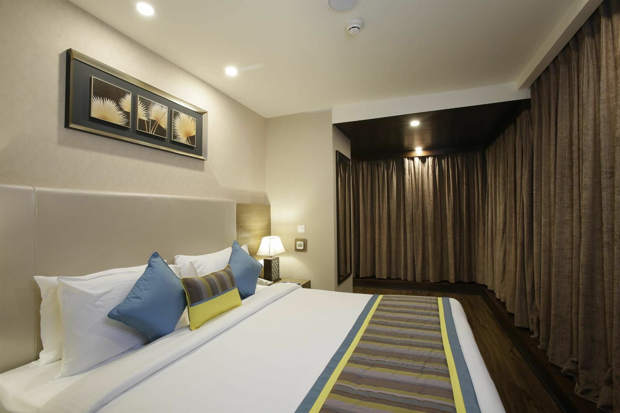Golden Suites Gurgaon Inde Hotels מראה חיצוני תמונה